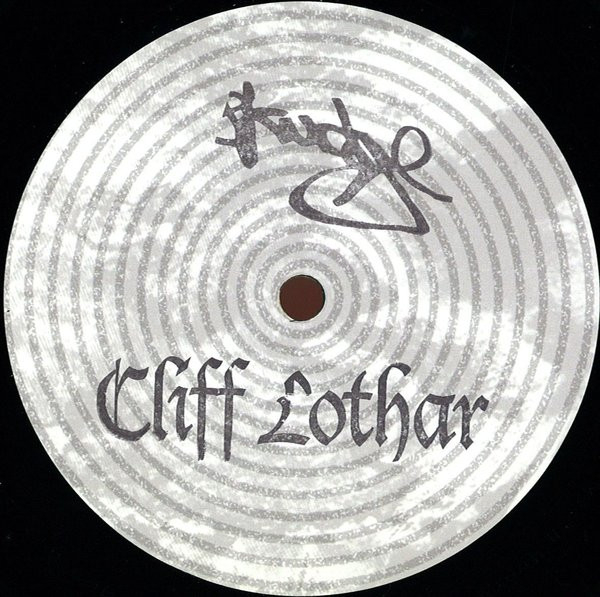 Cliff Lothar - SKUDGE WHITE 05