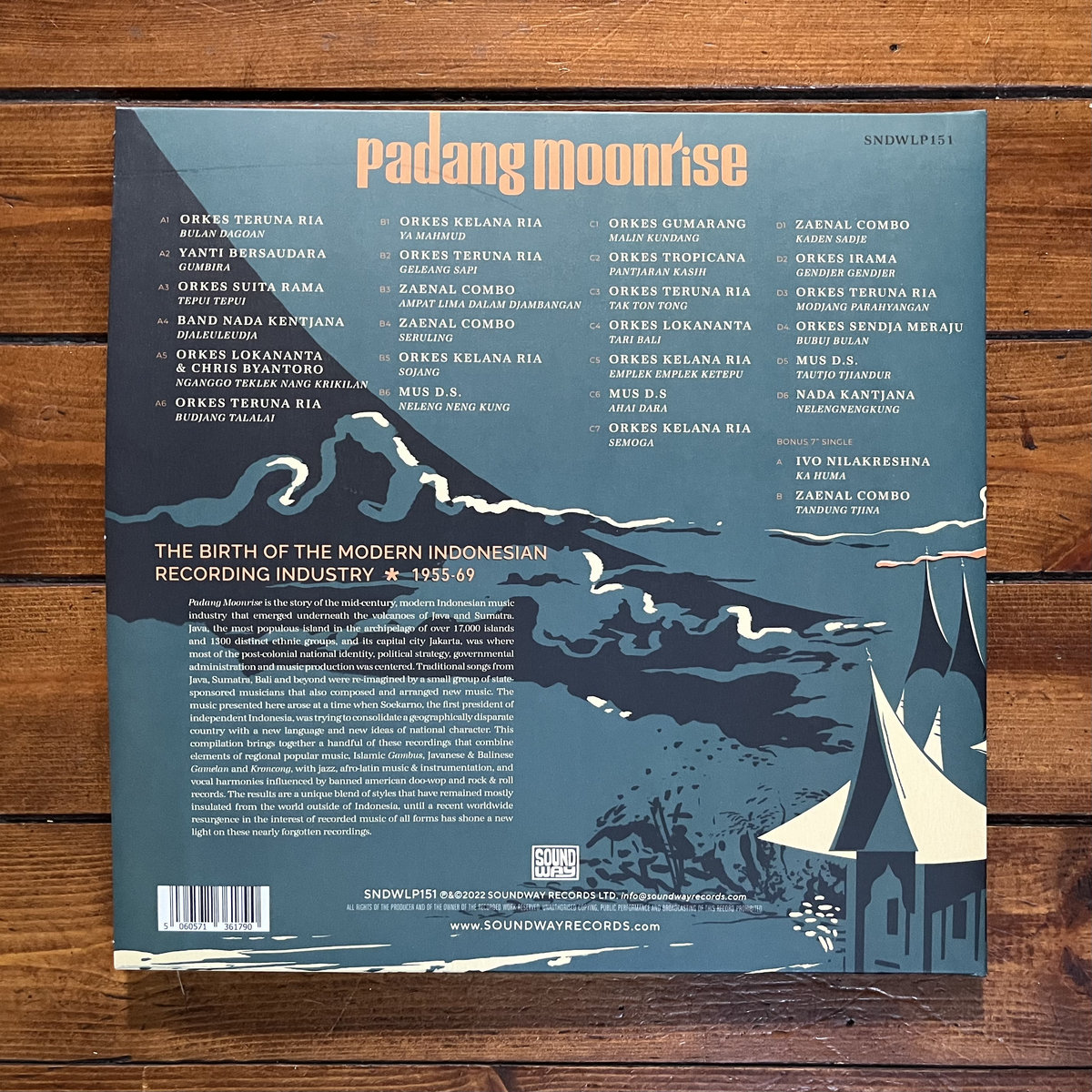 Various - Padang Moonrise (The Birth Of The Modern Indonesian Recording Industry ⋆ 1955-69) : 2LP+7inch