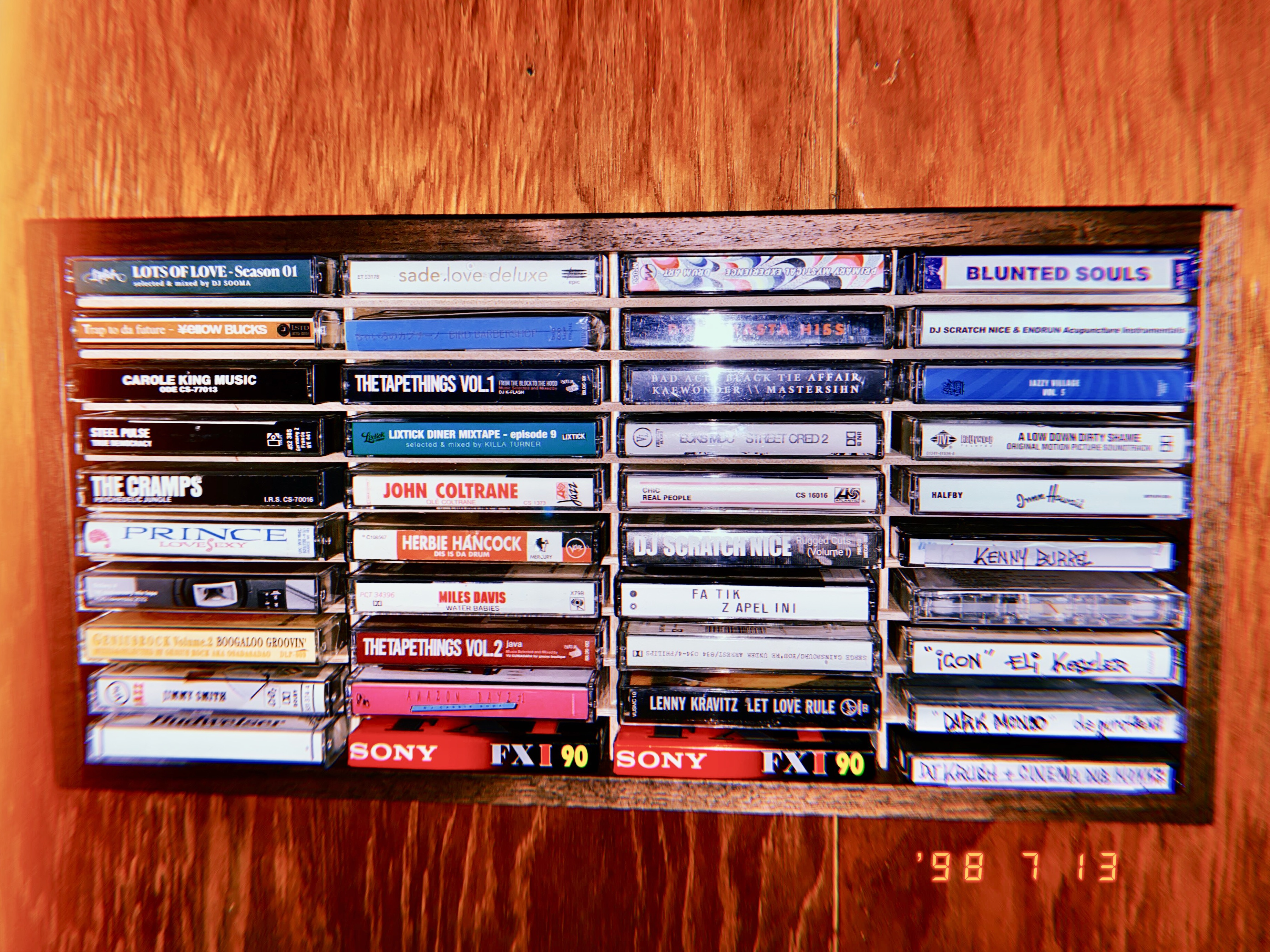 SUNDAYLAND - Cassette Rack DARK CHOCOLATE walnut 40cassettes : FURNITURE