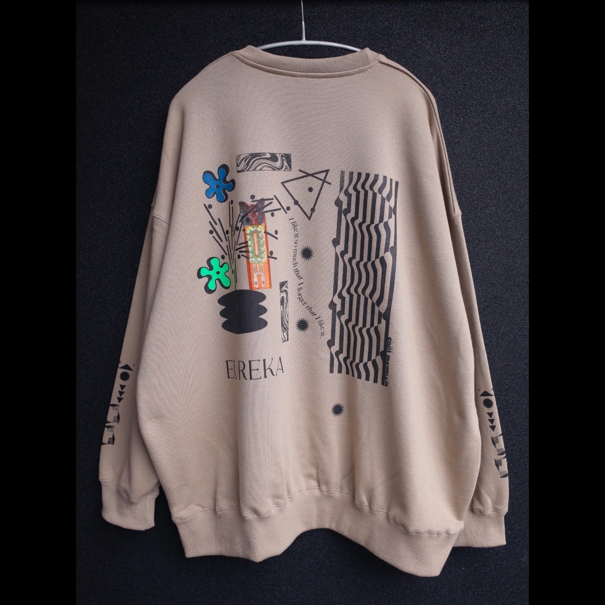 Mt.Chills - “EUREKA”Collage Crewneck Pullover Sand Size L : Wear